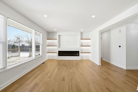 Tiny photo for 9 Forest Lane, Elk Grove Village, IL 60007 (MLS # 12532024)