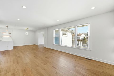 Tiny photo for 9 Forest Lane, Elk Grove Village, IL 60007 (MLS # 12532024)