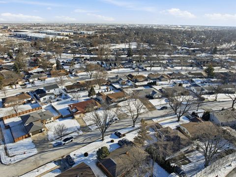 Tiny photo for 9 Forest Lane, Elk Grove Village, IL 60007 (MLS # 12532024)