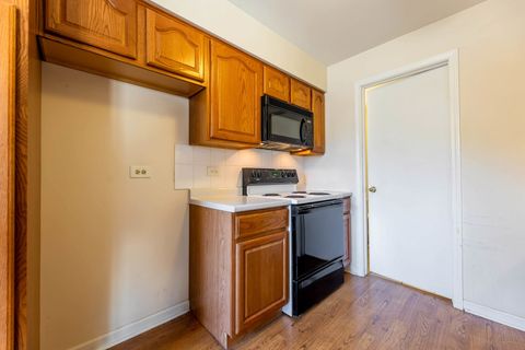 Tiny photo for 125 Willows Edge Court #C, Willow Springs, IL 60480 (MLS # 12595384)