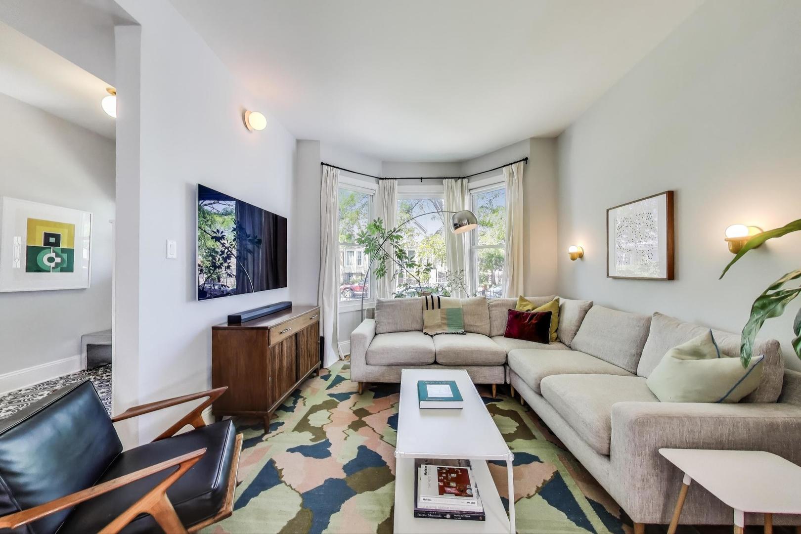 3719 W SHAKESPEARE Avenue