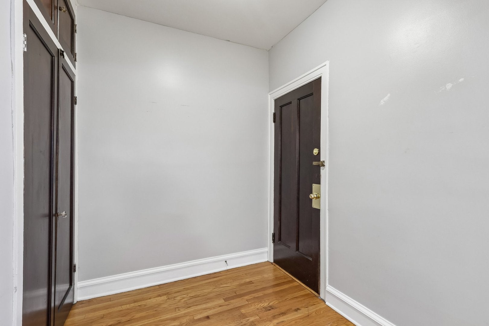 221 N Oak Park Avenue 2E