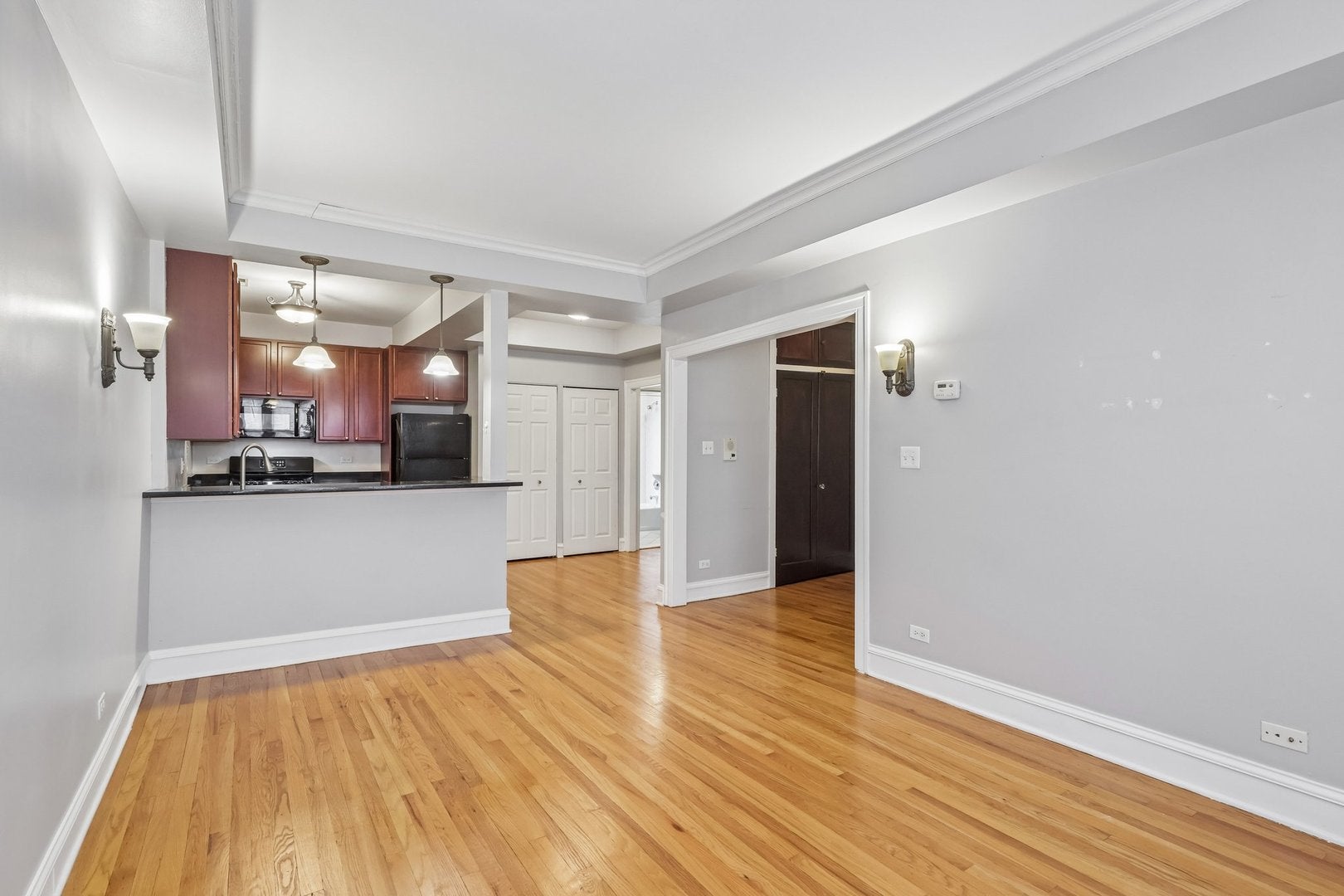 221 N Oak Park Avenue 2E