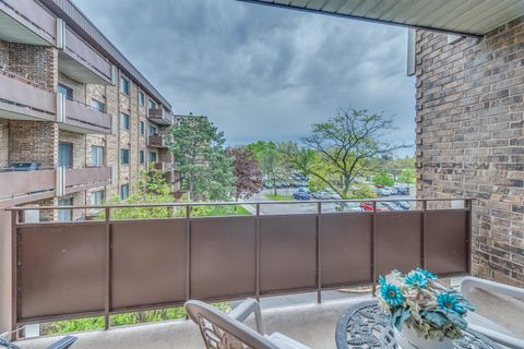Tiny photo for 720 Wellington Avenue #307, Elk Grove Village, IL 60007 (MLS # 12666997)