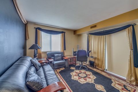Tiny photo for 720 Wellington Avenue #307, Elk Grove Village, IL 60007 (MLS # 12666997)