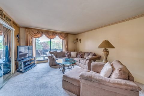 Tiny photo for 720 Wellington Avenue #307, Elk Grove Village, IL 60007 (MLS # 12666997)