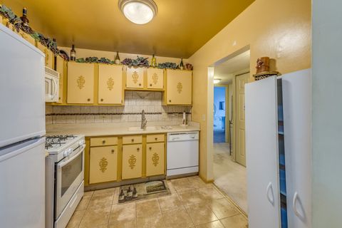 Tiny photo for 720 Wellington Avenue #307, Elk Grove Village, IL 60007 (MLS # 12666997)