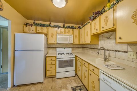 Tiny photo for 720 Wellington Avenue #307, Elk Grove Village, IL 60007 (MLS # 12666997)
