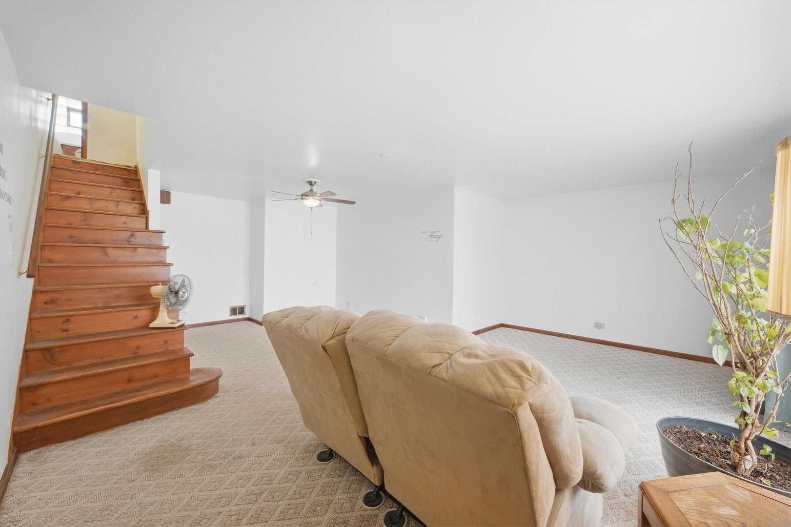 7042 W 74th Street