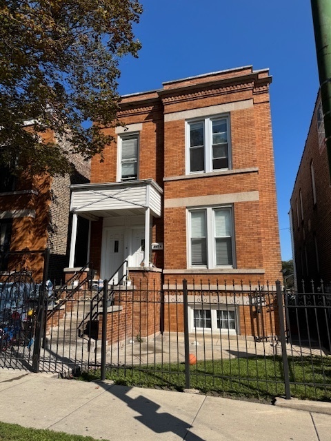 2434 W Pershing Road