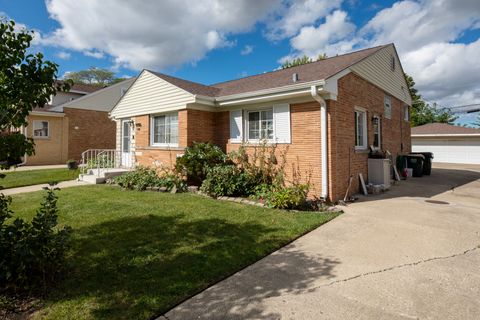 Tiny photo for 6914 W Oakton Court, Niles, IL 60714 (MLS # 12496772)