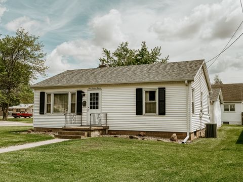 Photo of 111 6th Avenue, Mendota, IL 61342 (MLS # 12643123)