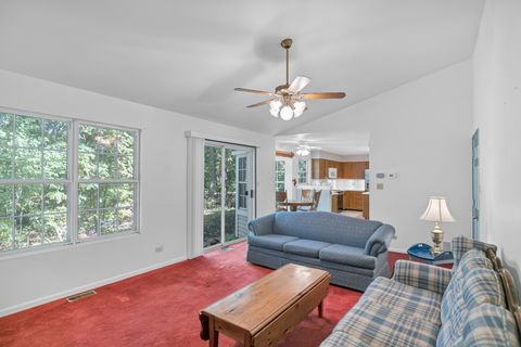 Tiny photo for 6 Dartmouth Court, Streamwood, IL 60107 (MLS # 12475369)