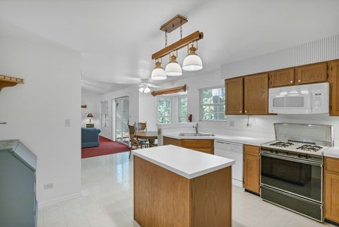 Tiny photo for 6 Dartmouth Court, Streamwood, IL 60107 (MLS # 12475369)