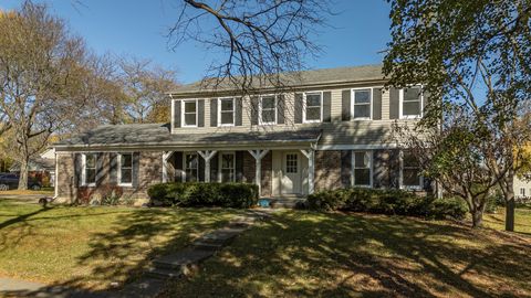 Photo of 1224 W Whytecliff Road, Palatine, IL 60067 (MLS # 12512840)