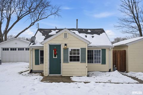 Photo of 1015 7TH Street, Colona, IL 61241 (MLS # QC4270068)