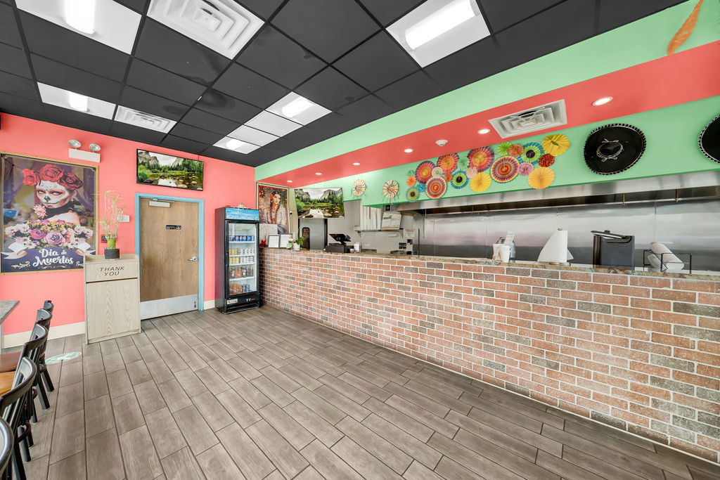 5926-28 S PULASKI Road
