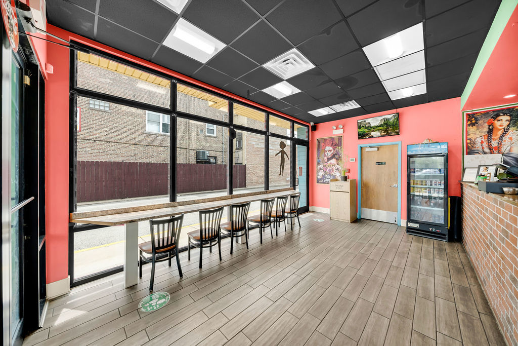 5926-28 S PULASKI Road