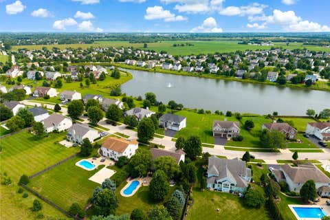 Tiny photo for 6717 Waterford Drive, McHenry, IL 60050 (MLS # 12728727)