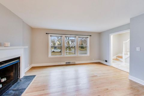 Tiny photo for 627 Pleasant Avenue, Highland Park, IL 60035 (MLS # 12582084)