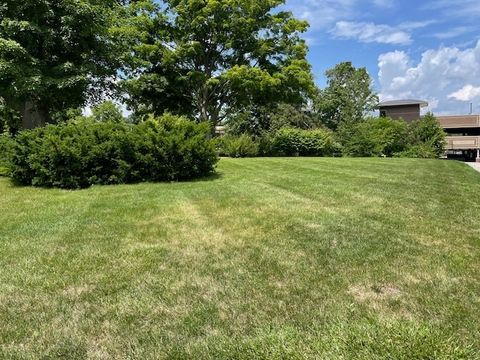 212 W Maple Avenue Libertyville IL 60048