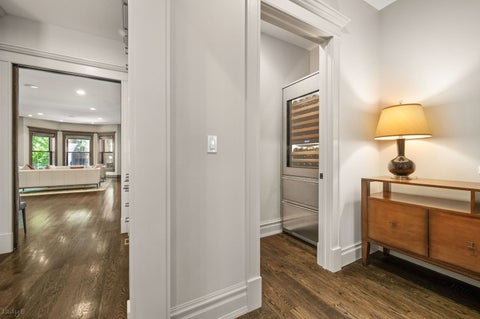 Tiny photo for 652 W Sheridan Road, Chicago, IL 60613 (MLS # 12667310)