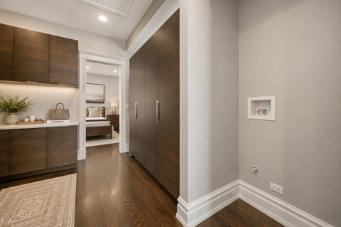Tiny photo for 652 W Sheridan Road, Chicago, IL 60613 (MLS # 12667310)