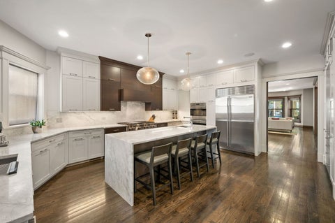 Tiny photo for 652 W Sheridan Road, Chicago, IL 60613 (MLS # 12667310)