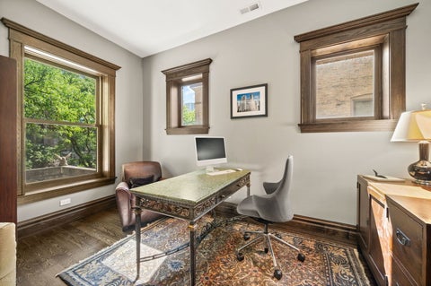 Tiny photo for 652 W Sheridan Road, Chicago, IL 60613 (MLS # 12667310)