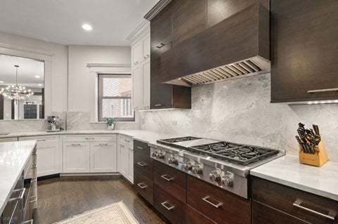 Tiny photo for 652 W Sheridan Road, Chicago, IL 60613 (MLS # 12667310)