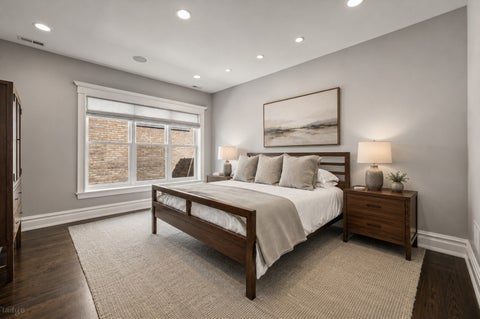 Tiny photo for 652 W Sheridan Road, Chicago, IL 60613 (MLS # 12667310)