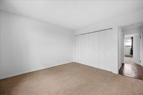 Tiny photo for 124 Boardwalk Street #2E, Elk Grove Village, IL 60007 (MLS # 12620571)