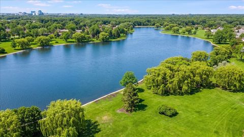 Tiny photo for 124 Boardwalk Street #2E, Elk Grove Village, IL 60007 (MLS # 12620571)