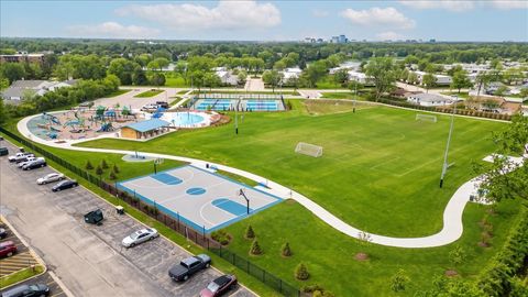 Tiny photo for 124 Boardwalk Street #2E, Elk Grove Village, IL 60007 (MLS # 12620571)