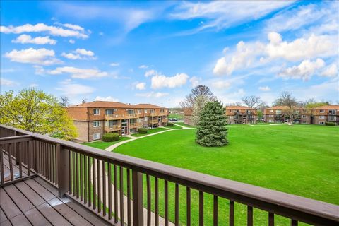 Tiny photo for 124 Boardwalk Street #2E, Elk Grove Village, IL 60007 (MLS # 12620571)