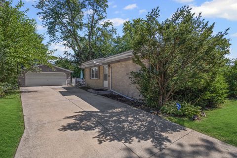 Tiny photo for 415 W Holly Court, Glenwood, IL 60425 (MLS # 12452508)