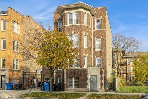 805 S INDEPENDENCE Boulevard 3 Chicago IL 60624