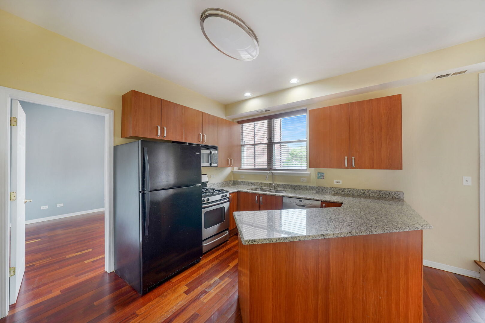 3002 W Montrose Avenue 2A