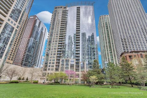 Tiny photo for 201 N Westshore Drive #1006, Chicago, IL 60601 (MLS # 12640610)
