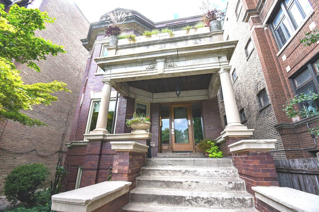 1346 N Kedzie Avenue