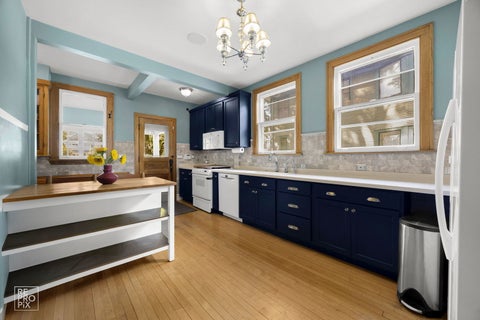 Tiny photo for 229 S Ridgeland Avenue, Oak Park, IL 60302 (MLS # 12641825)