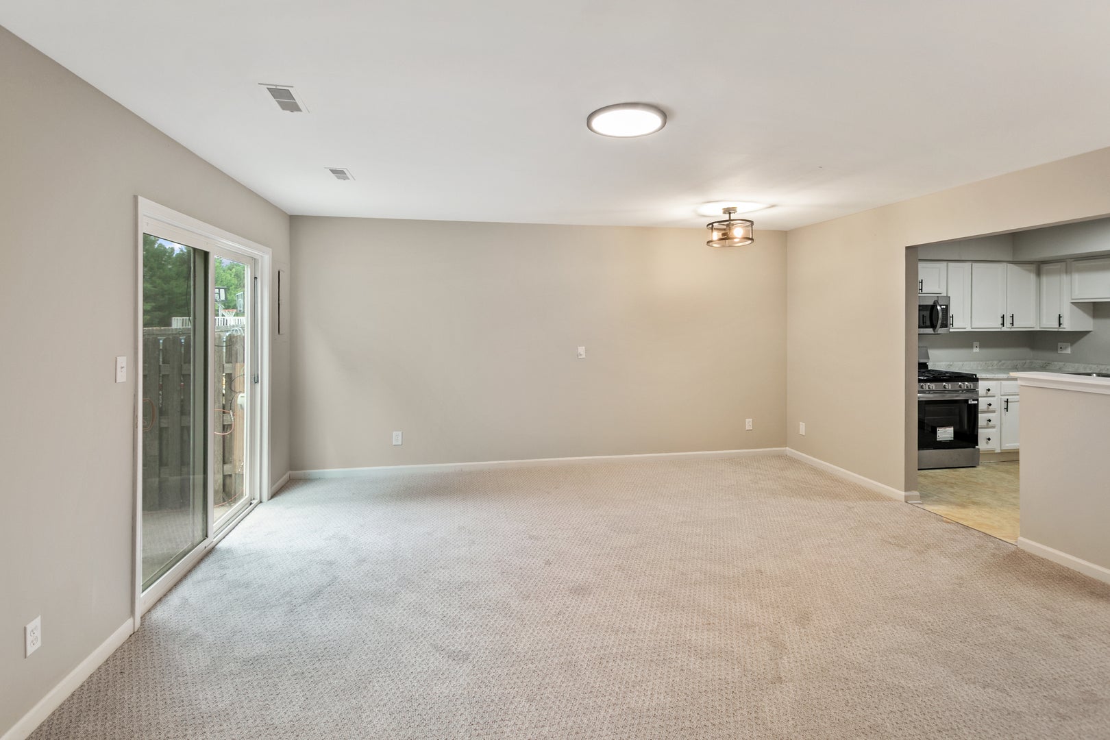 1320 E Arnold Street 1320