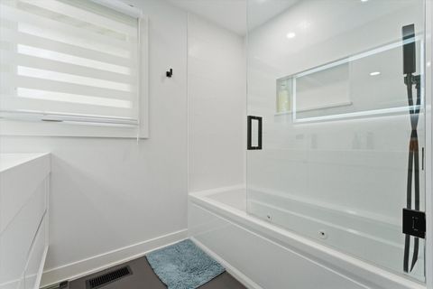 Tiny photo for 619 W Weathersfield Way, Schaumburg, IL 60193 (MLS # 12659268)