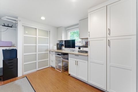 Tiny photo for 619 W Weathersfield Way, Schaumburg, IL 60193 (MLS # 12659268)