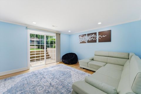 Tiny photo for 619 W Weathersfield Way, Schaumburg, IL 60193 (MLS # 12659268)