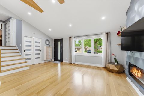 Tiny photo for 619 W Weathersfield Way, Schaumburg, IL 60193 (MLS # 12659268)