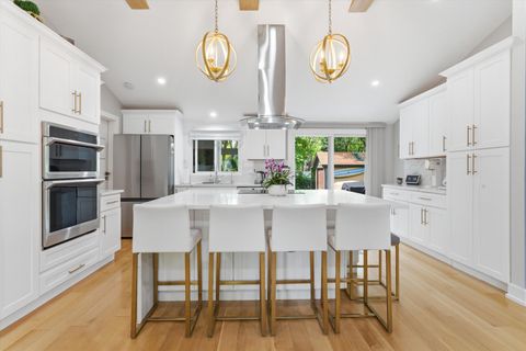 Tiny photo for 619 W Weathersfield Way, Schaumburg, IL 60193 (MLS # 12659268)