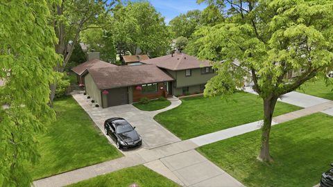 Tiny photo for 619 W Weathersfield Way, Schaumburg, IL 60193 (MLS # 12659268)