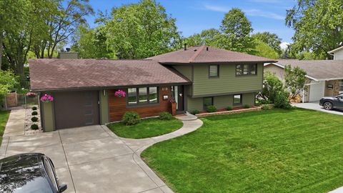 Tiny photo for 619 W Weathersfield Way, Schaumburg, IL 60193 (MLS # 12659268)