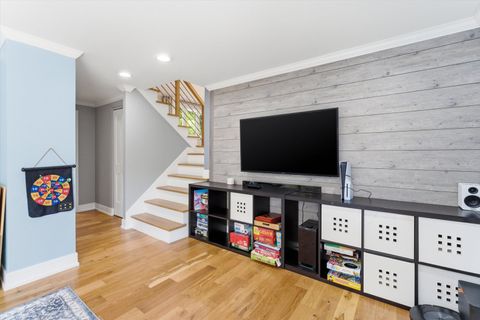 Tiny photo for 619 W Weathersfield Way, Schaumburg, IL 60193 (MLS # 12659268)